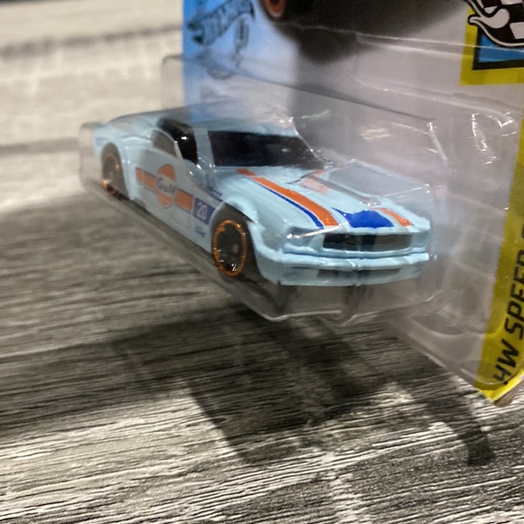 Hot Wheels | Speed Graphics #4 of 10 Cars: ‘65 Mustang 2+2 Fastback - 1:64 Scale - Picture 5 of 12